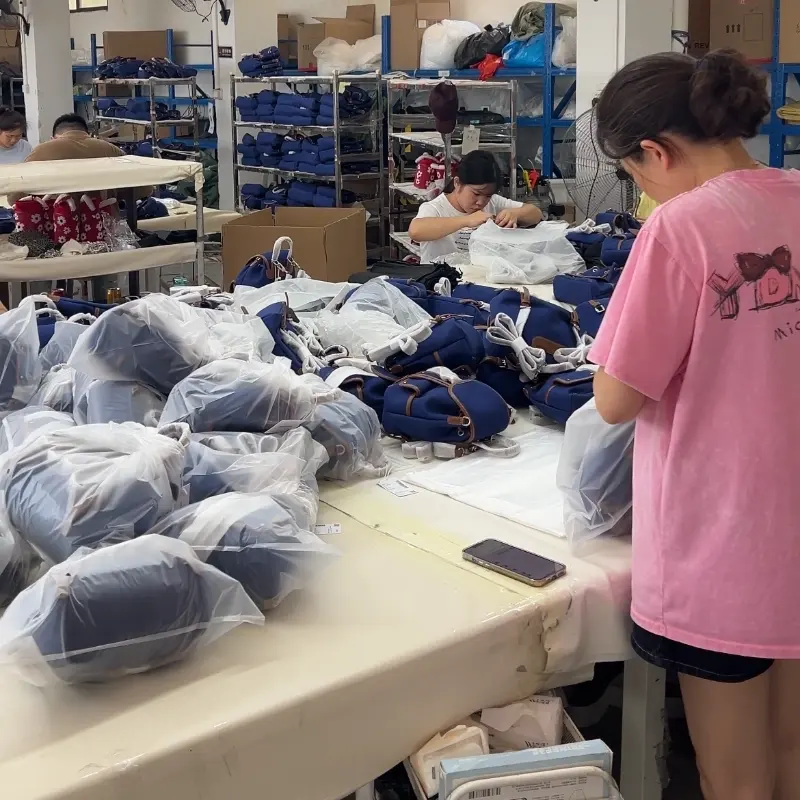 Professional Handbag Packaging and Export Preparation for Global Shipping