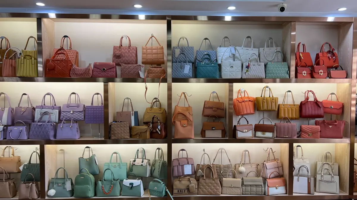 TLSTAGE Bag Factory Showroom and Production Line Tour in Guangzhou